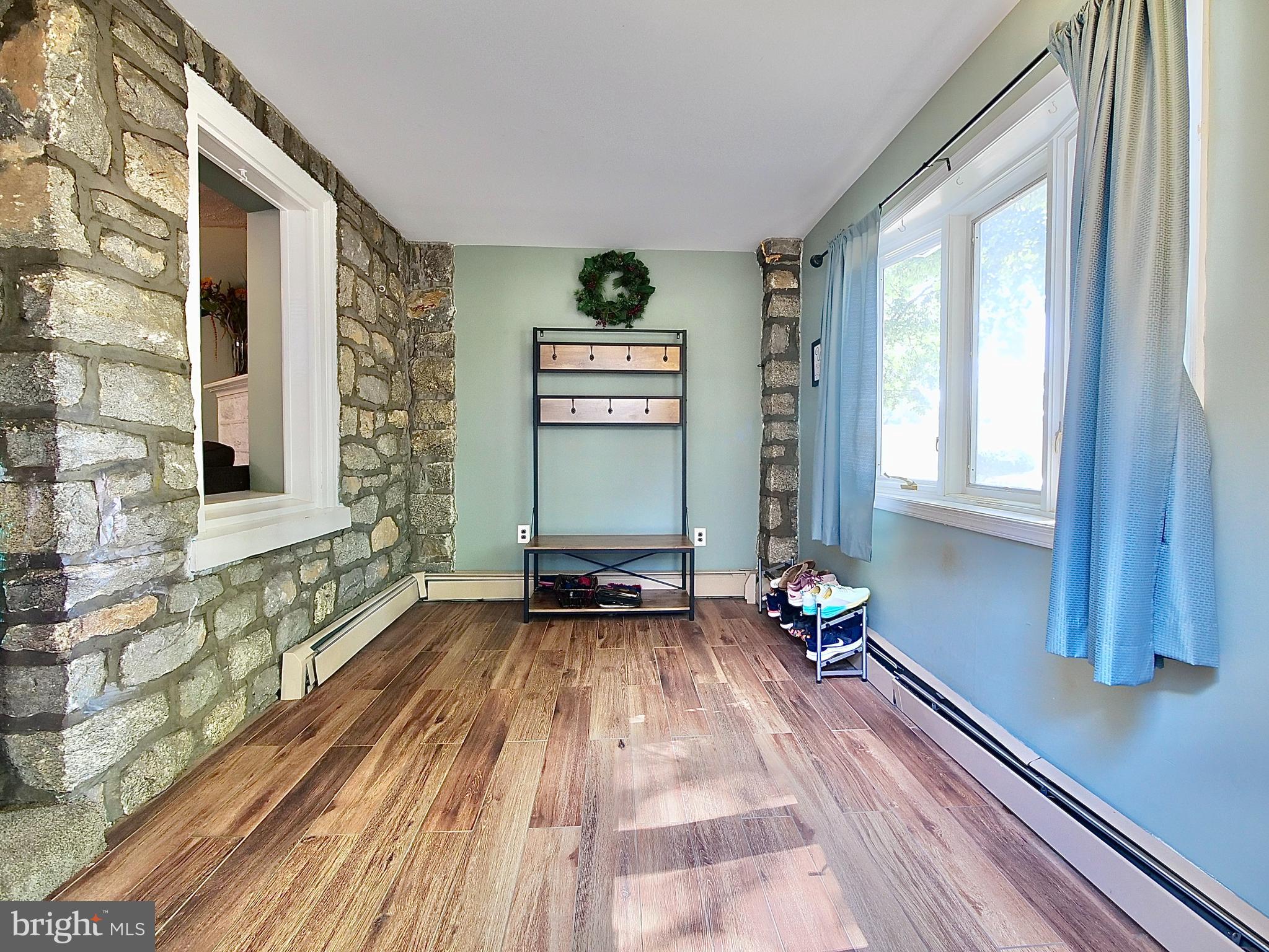 226 Ballymore Road Springfield, PA 19064 - Photo 4 of 37 Enclosed Porch