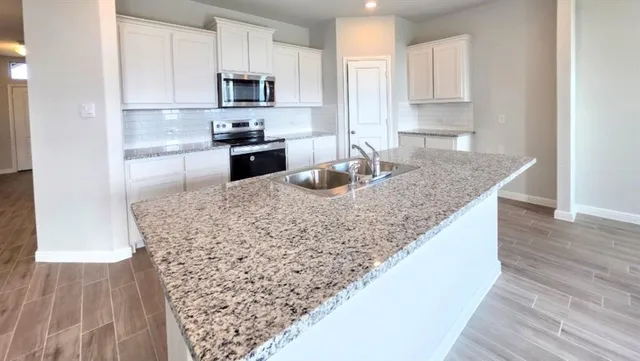 a view of an outdoor space