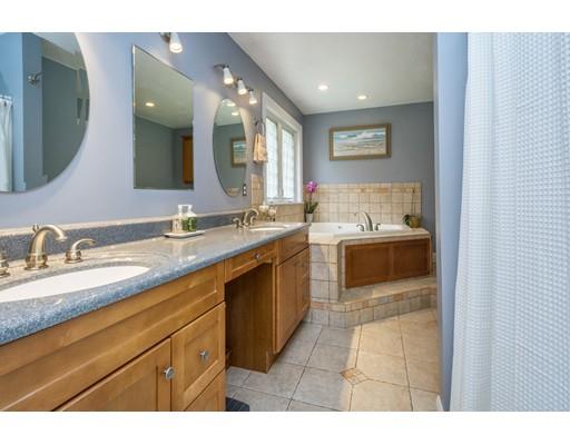 26 Davis Road Auburn, MA 01501 - Photo 18 of 27 Gallery Image 18