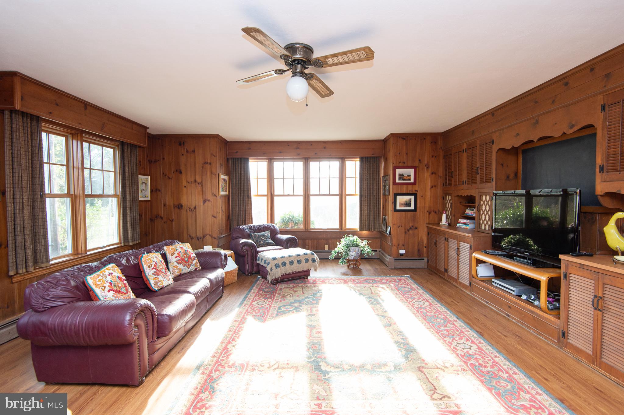 114 Riverside Drive Cambridge, MD 21613 - Photo 10 of 43 Family Room