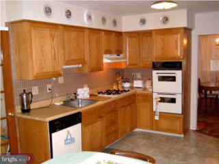 1129 Roberts Road Warminster, PA 18974 - Photo 5 of 6 Gallery Image 5