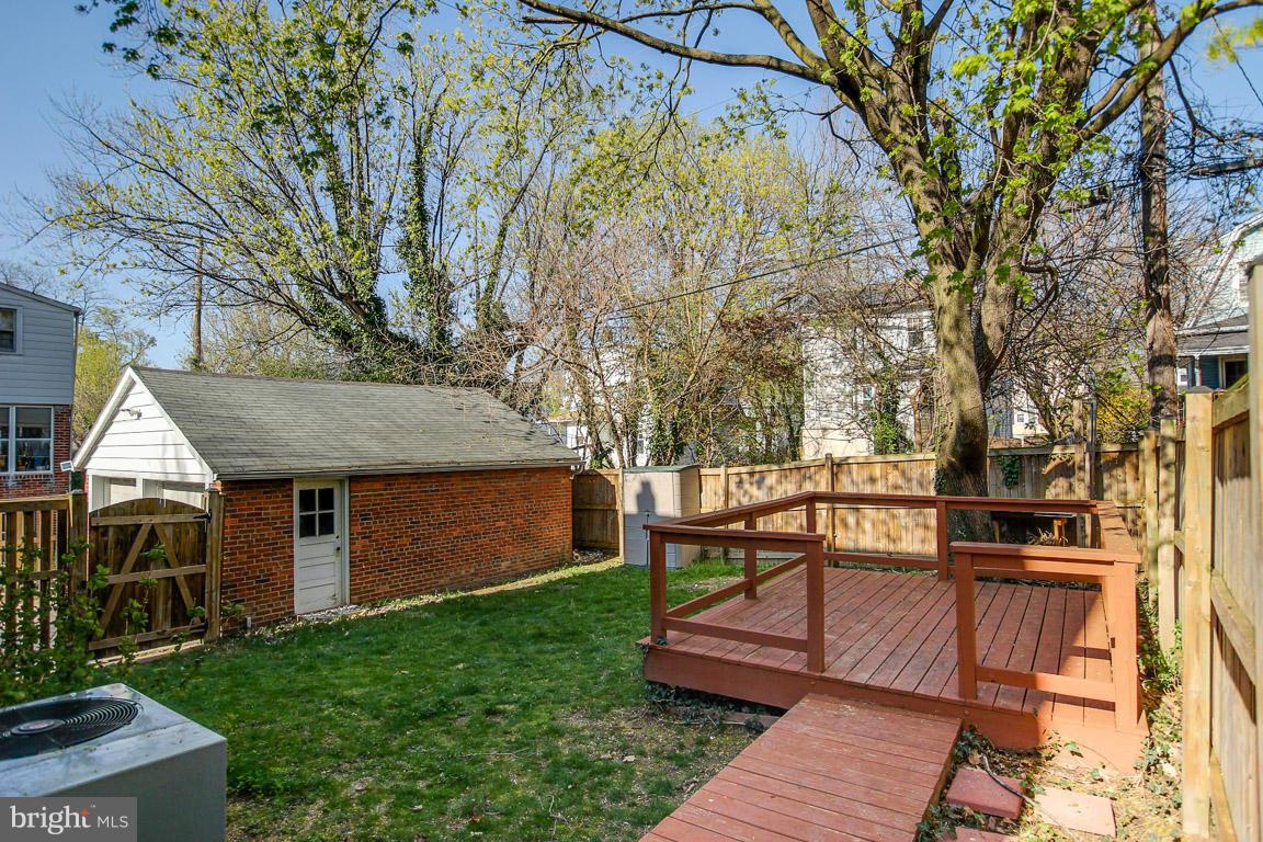 11 Cedarwood Road Catonsville, MD 21228 - Photo 27 of 30 Sit out on the Deck in your Privately Fenced yard!
