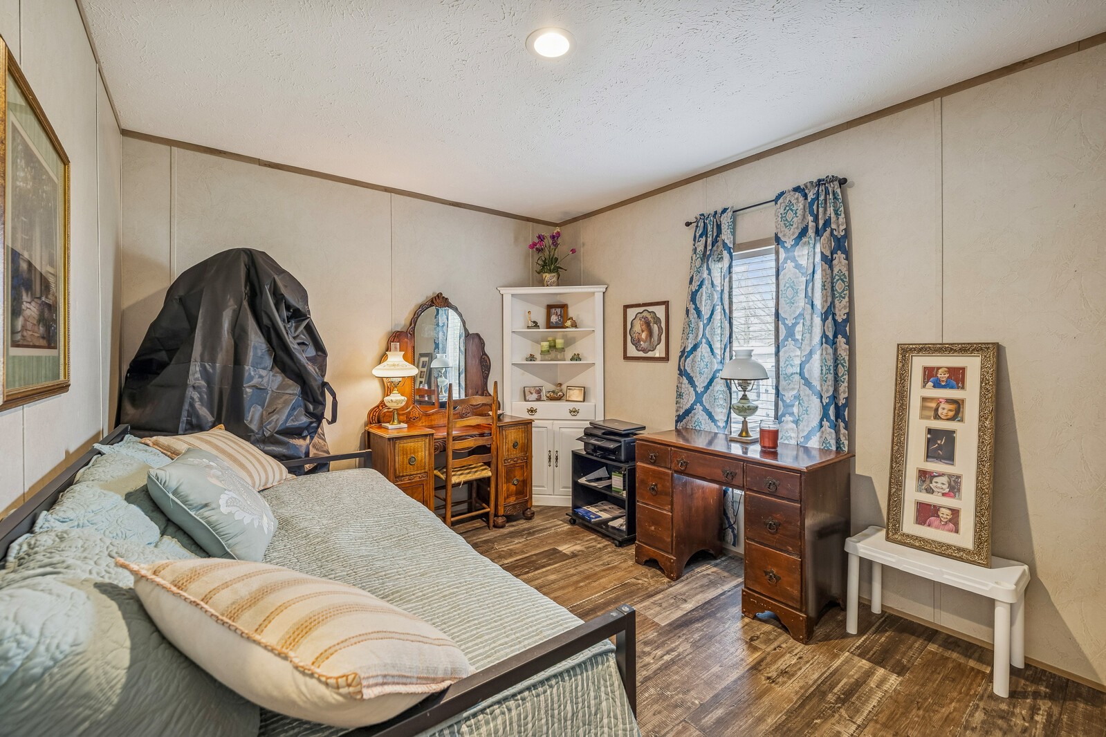 470 James Whitefield Road Bethpage, TN 37022 - Photo 13 of 22 a living room with furniture a rug and a window