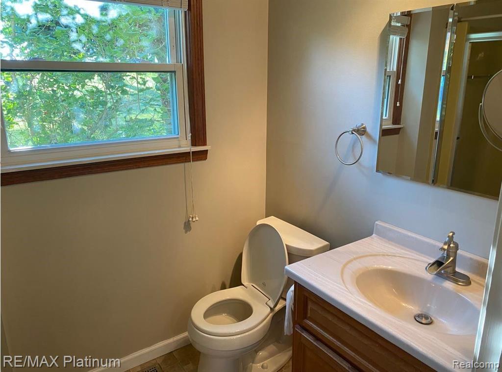 3855 Faussett Road Howell, MI 48855 - Photo 4 of 15