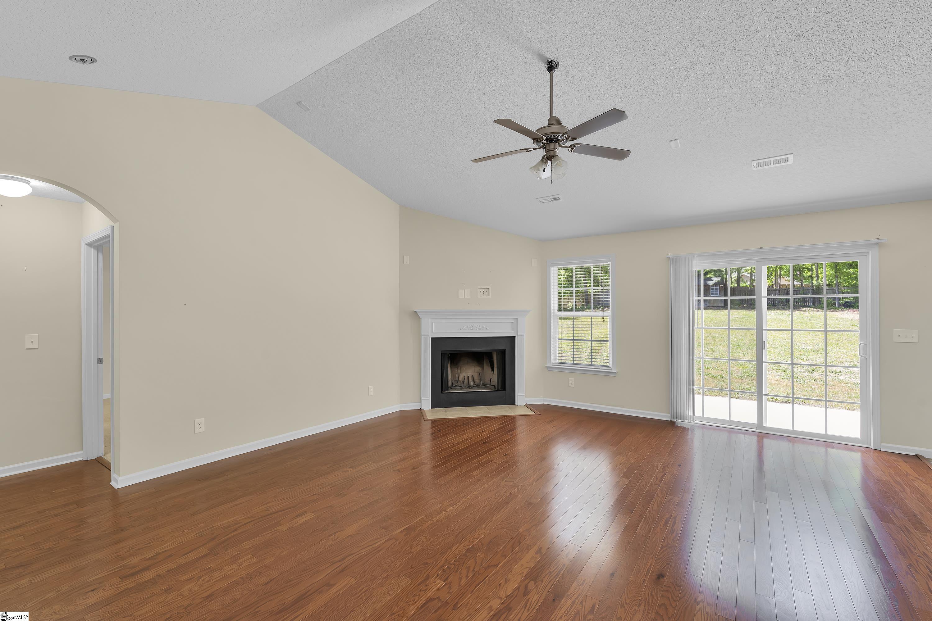 126 Sprouse Farm Way Fountain Inn, SC 29644 - Photo 5 of 33 Gallery Image 5