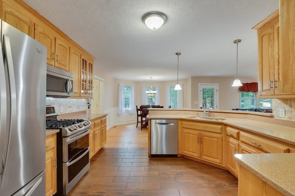 10 Highridge Road Bellingham, MA 02019 - Photo 7 of 40 Gallery Image 7