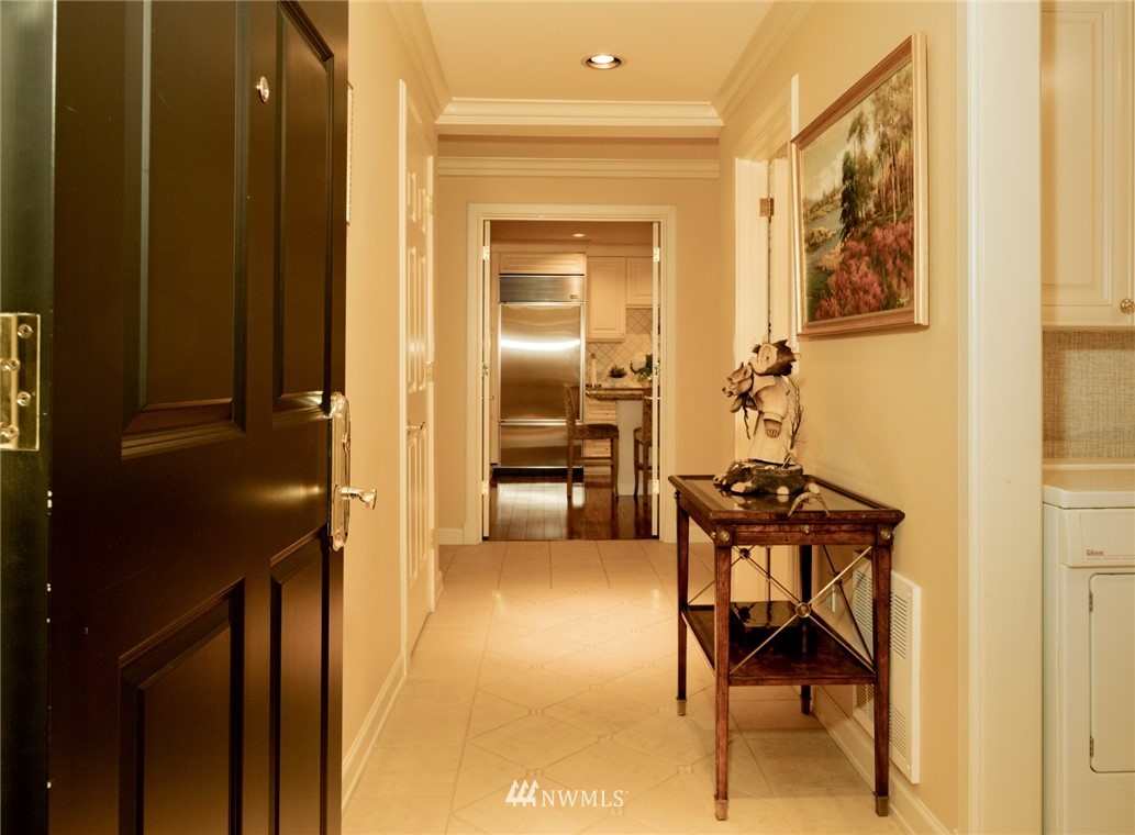 1331 Harbor Avenue Southwest, Unit 103 Seattle, WA 98116 - Photo 11 of 32