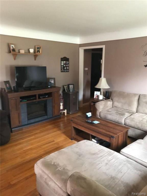 31339 Kelly Road Fraser, MI 48026 - Photo 8 of 13