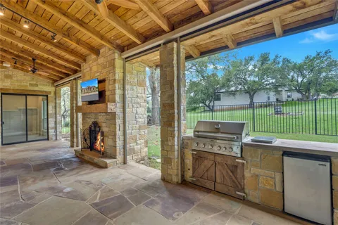 $875,000 | 101 Fox Fur, Horseshoe Bay, TX 78657