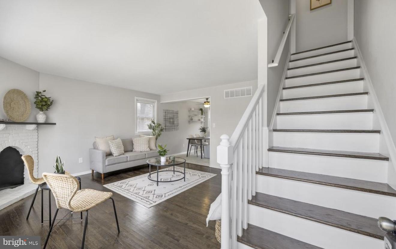 243 Highmeadow Road Reisterstown, MD 21136 - Photo 11 of 32 Bright and inviting living space.