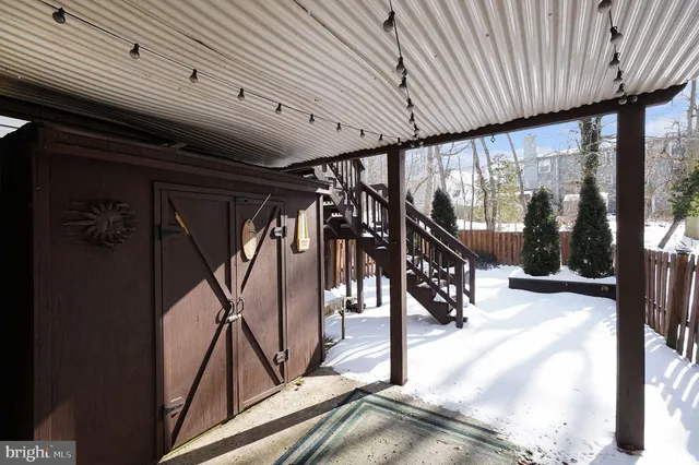 a view of an entryway