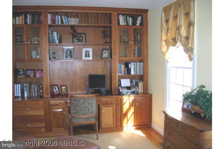 6901 Rannoch Road Bethesda, MD 20817 - Photo 14 of 19 Study