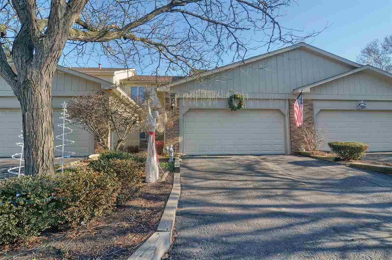 954 Golfview Court Rochester, MI 48307 - Photo 1 of 32 Front