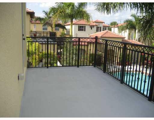 81 Via Poinciana Street Boca Raton, FL 33487 - Photo 6 of 11 Additional Photo