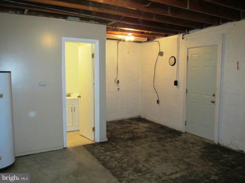 14102 Adkins Road Laurel, MD 20708 - Photo 27 of 30 Laundry