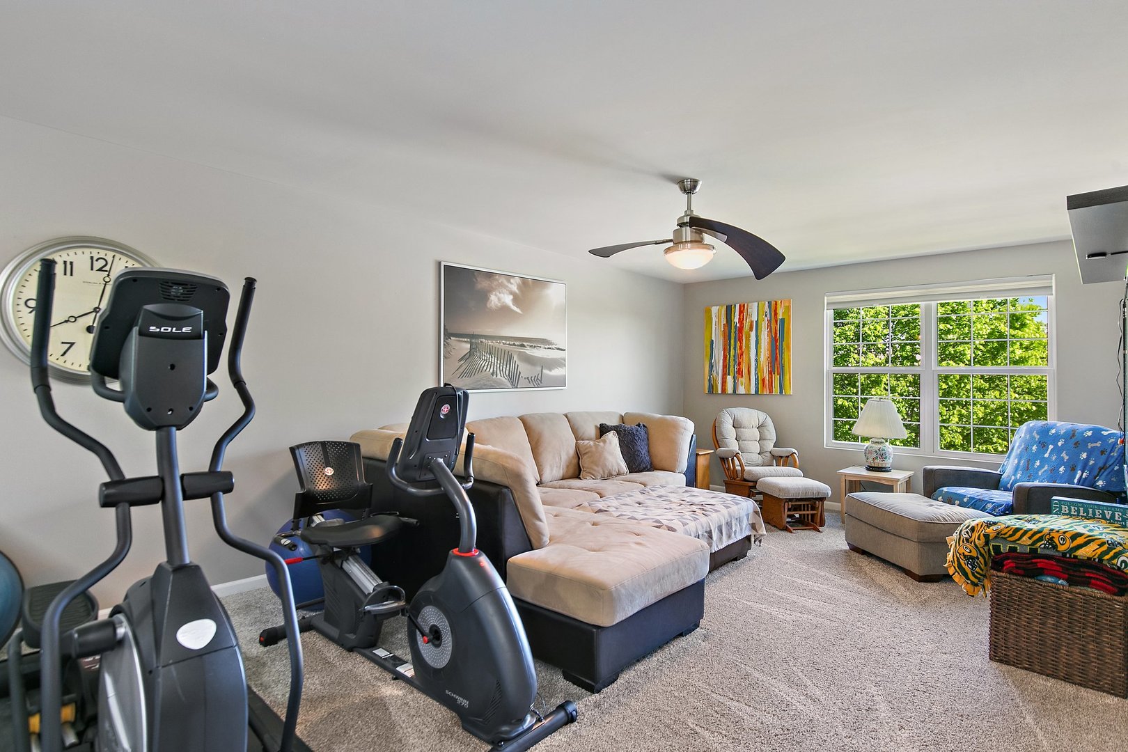 285 Monument Road Elgin, IL 60124 - Photo 19 of 33