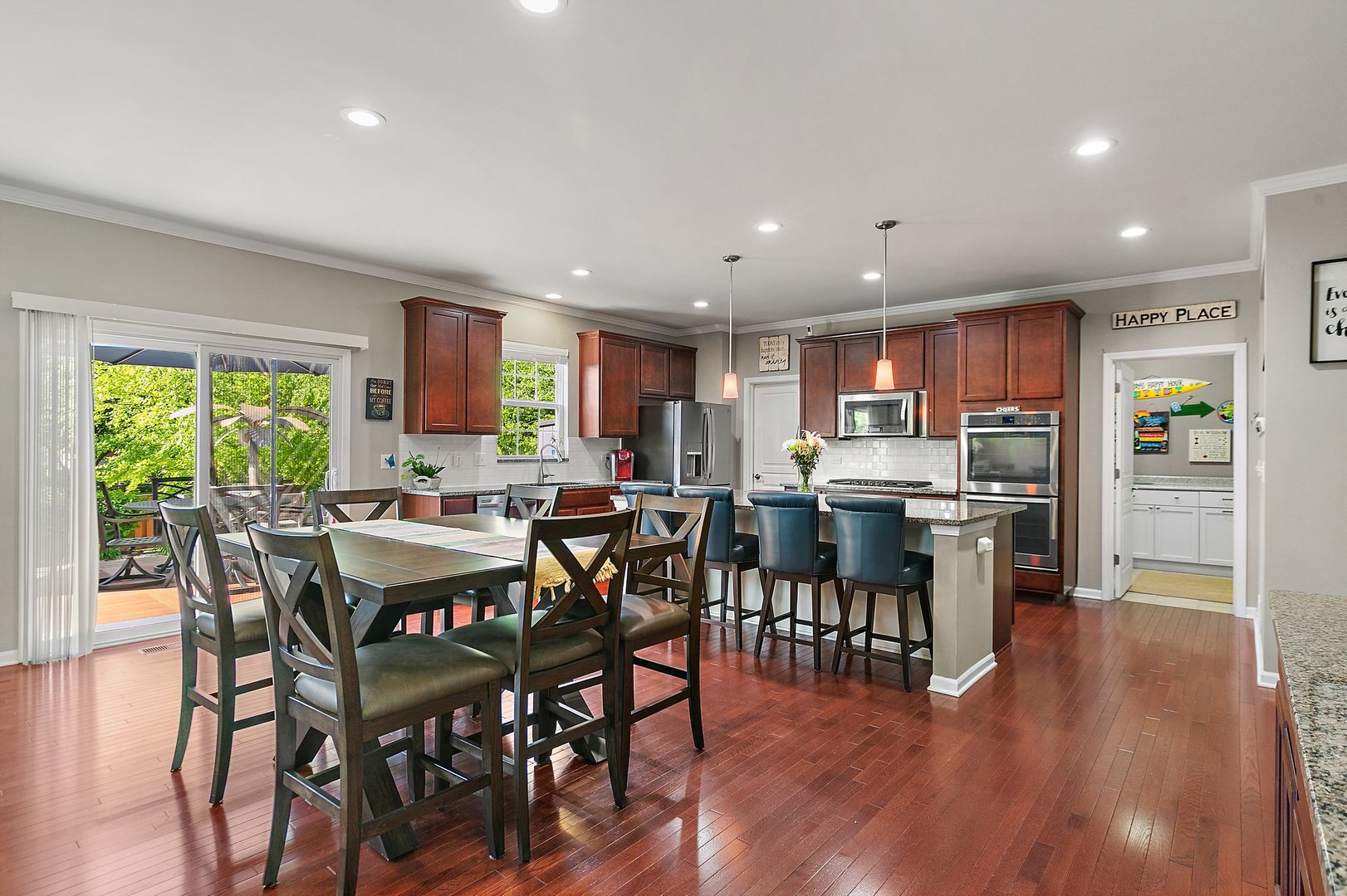 285 Monument Road Elgin, IL 60124 - Photo 7 of 33