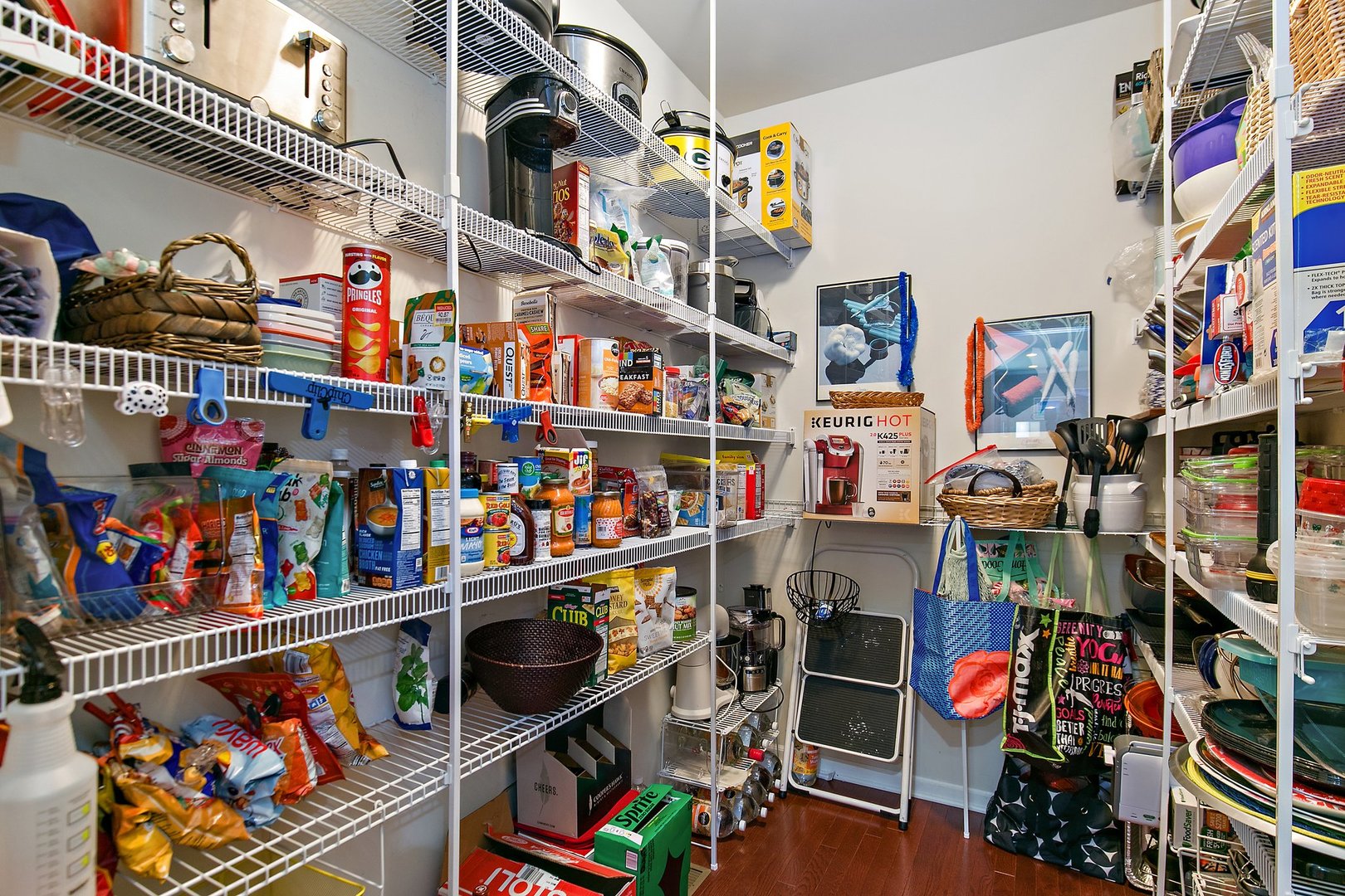 285 Monument Road Elgin, IL 60124 - Photo 9 of 33