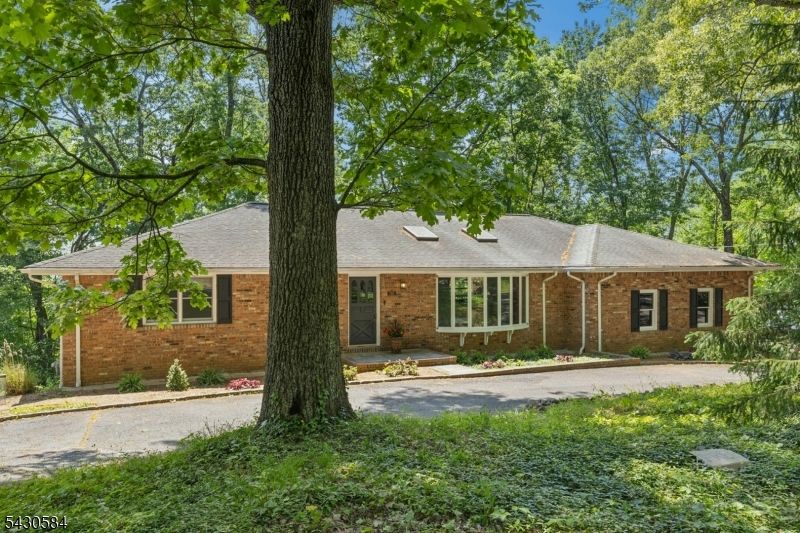 783 Long Hill Road Gillette, NJ 07933 - Photo 3 of 43