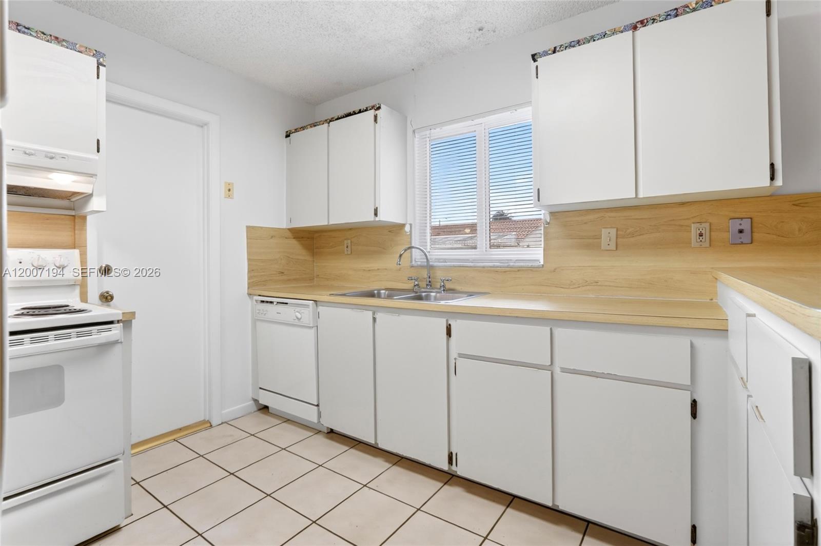11211 Southwest 138th Terrace Miami, FL 33196 - Photo 17 of 25