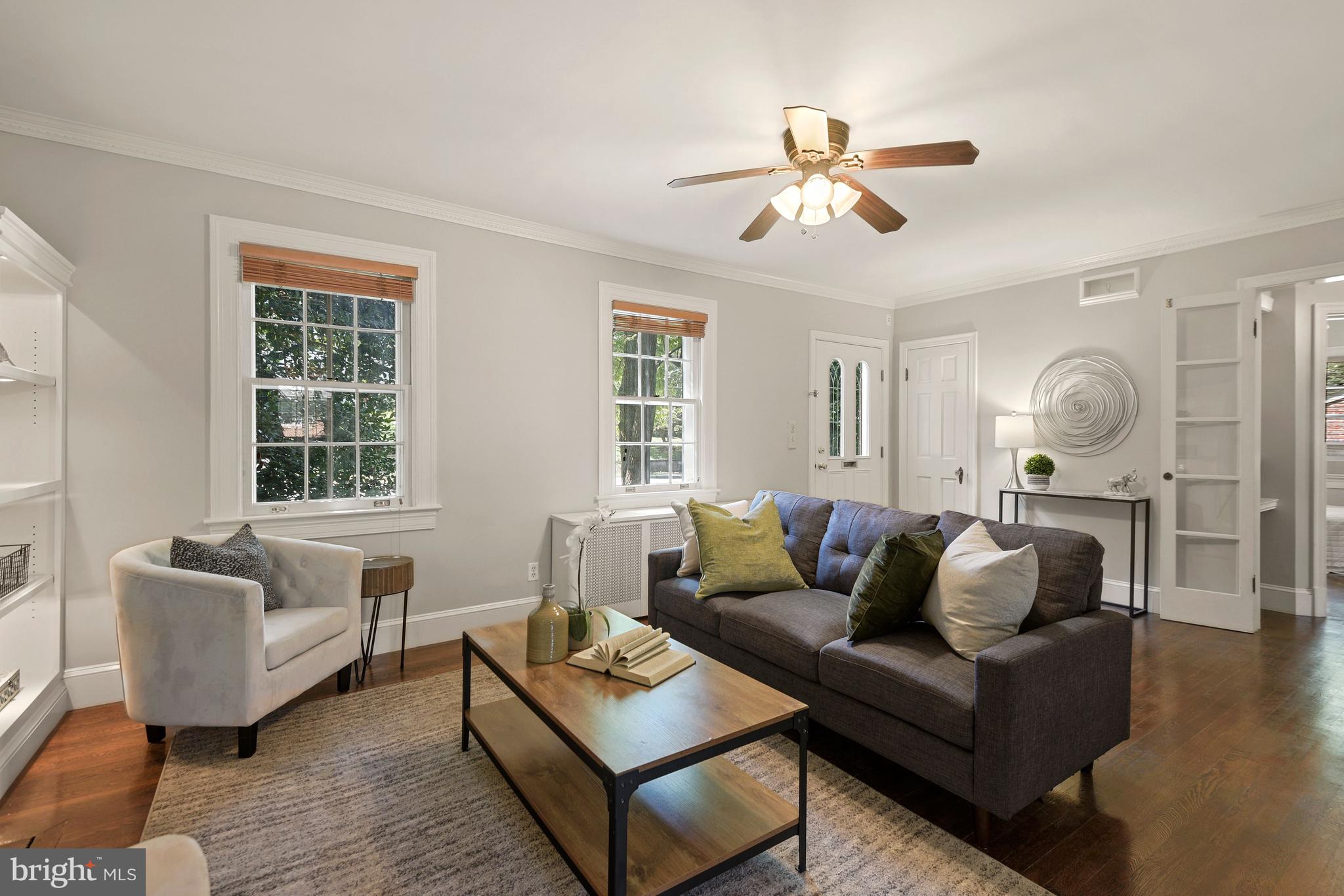 2409 Seminary Road Silver Spring, MD 20910 - Photo 5 of 37 Living room