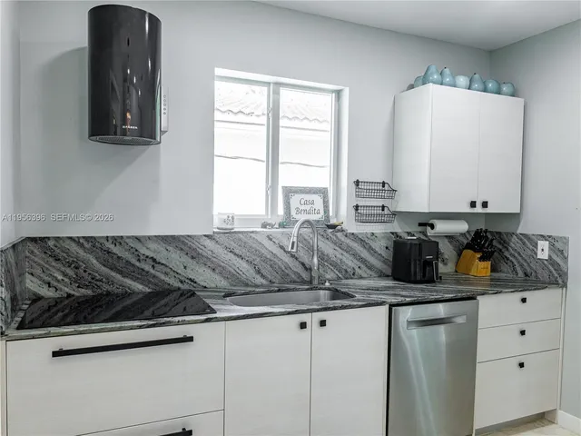 $1,950,000 | 9117 Carlyle Avenue, Surfside, FL 33154