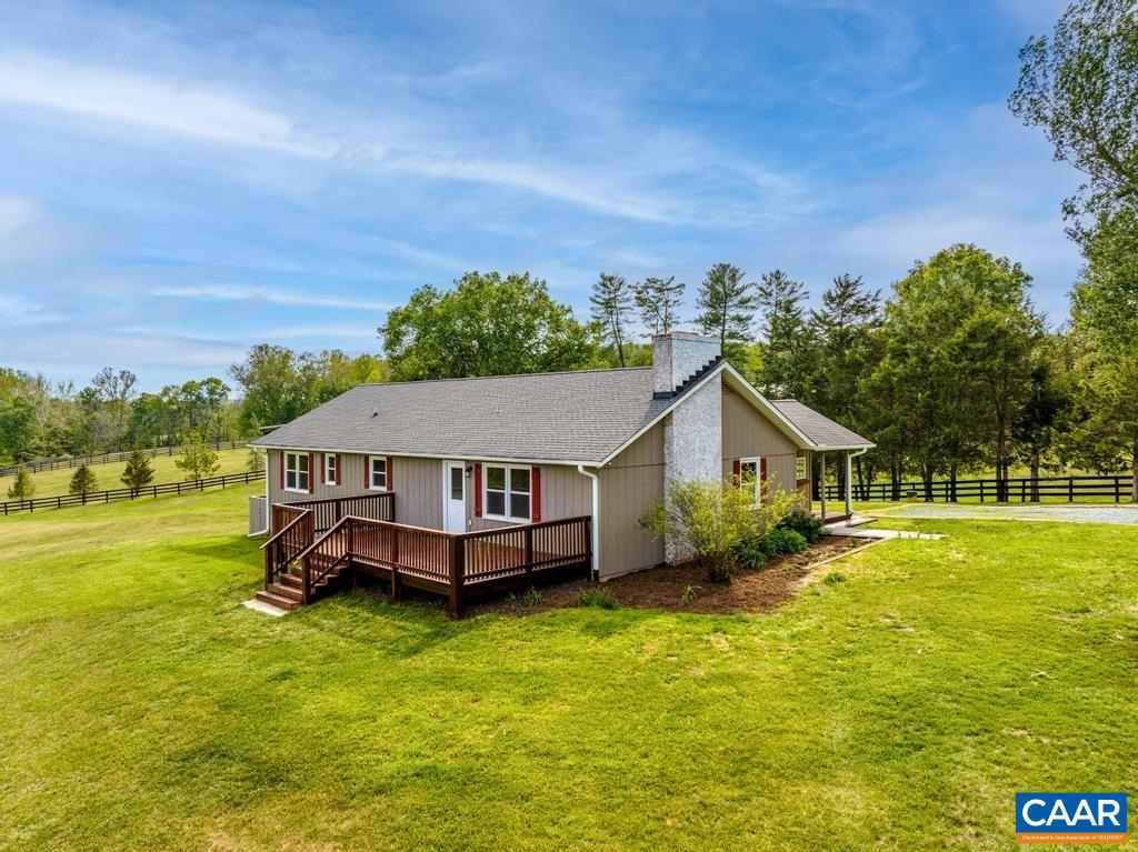 654 Clarks Tract Keswick, VA 22947 - Photo 2 of 28