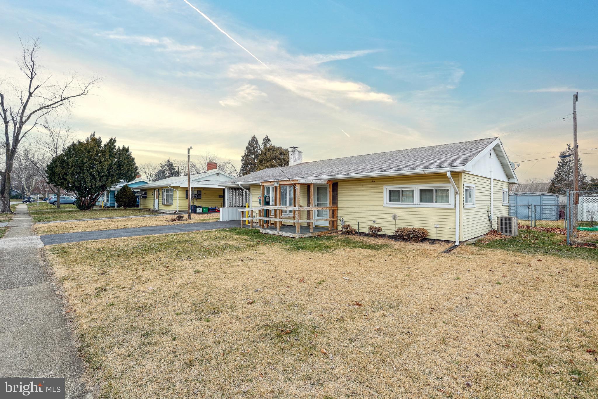 1421 Fireside Road York, PA 17404 - Photo 3 of 27