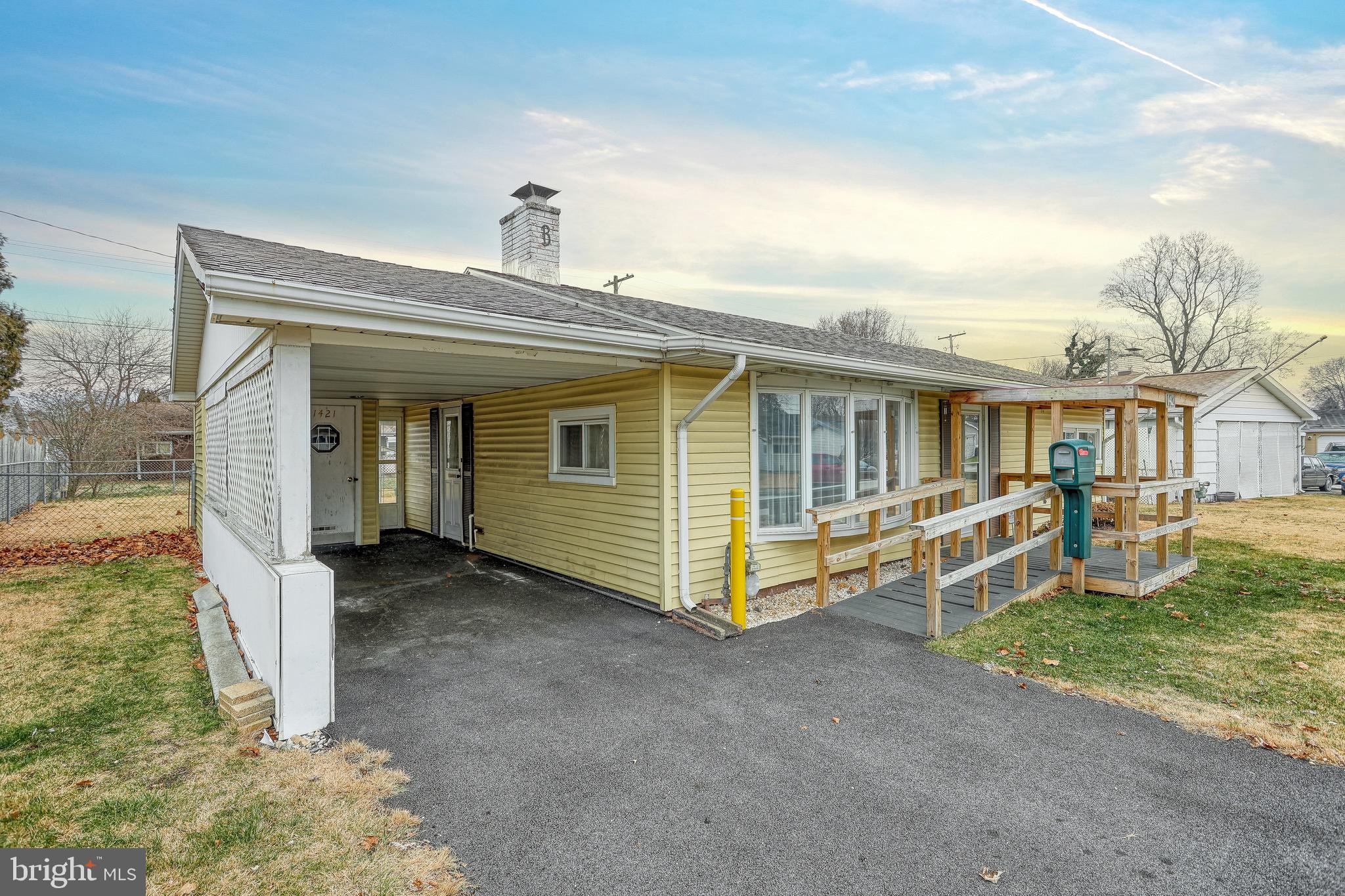 1421 Fireside Road York, PA 17404 - Photo 4 of 27