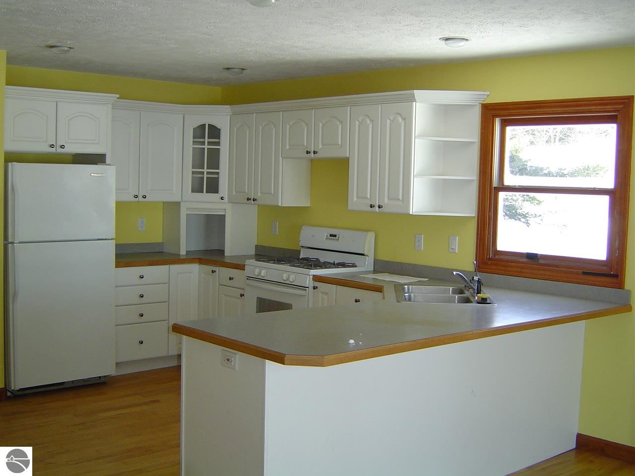 20718 Rhodes Road Interlochen, MI 49643 - Photo 13 of 32 1781382-12.JPG