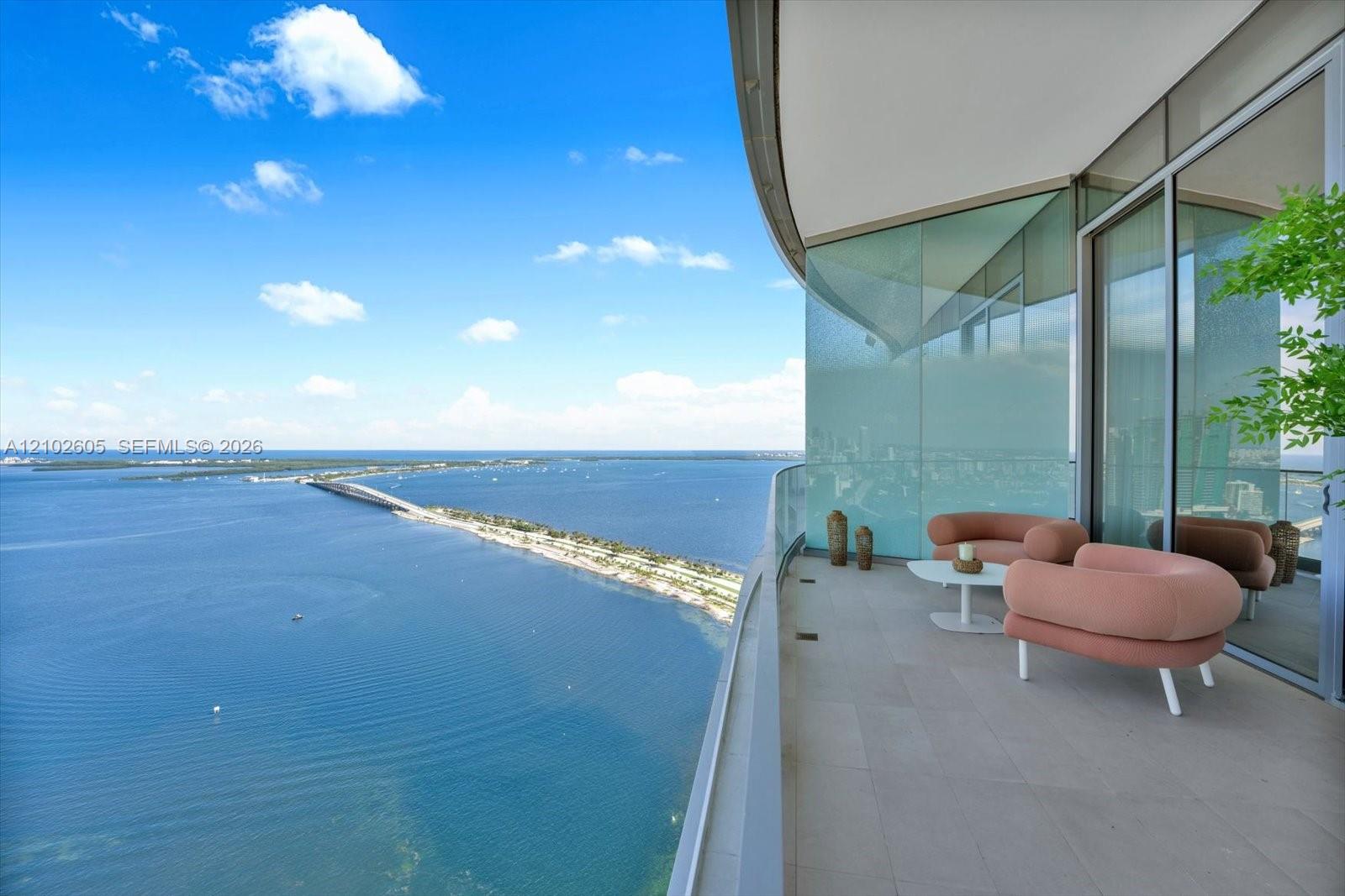 175 Southeast 25th Road, Unit 3704 Miami, FL 33129 - Photo 12 of 34 Gallery Image 12