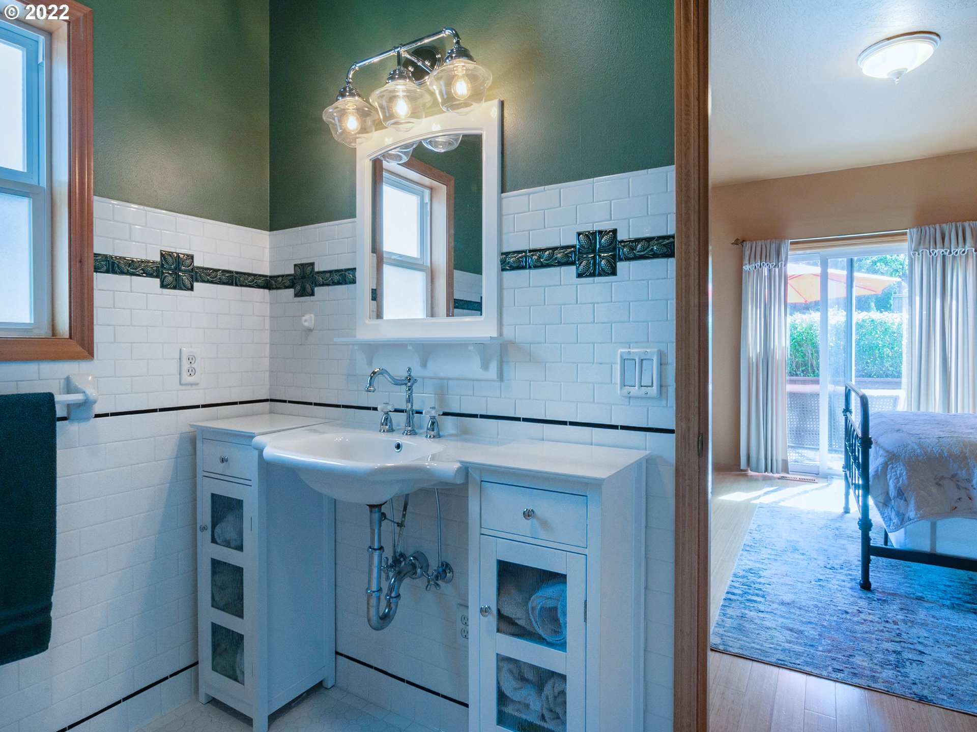 2255 33rd Street Springfield, OR 97477 - Photo 17 of 31 a spacious bathroom with a sink double vanity granite and a mirror