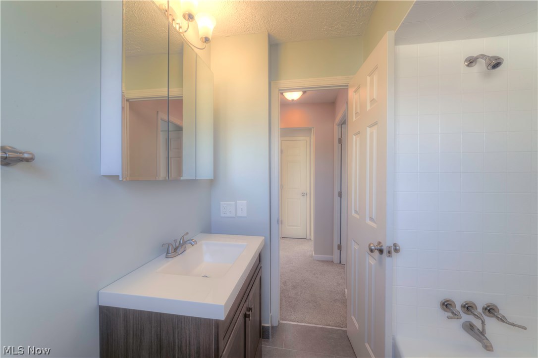 30221 Vineyard Road Willowick, OH 44095 - Photo 9 of 25