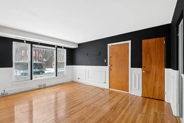 $1,300 | 8949 South Blackstone Avenue, Unit 2, Chicago, IL 60619