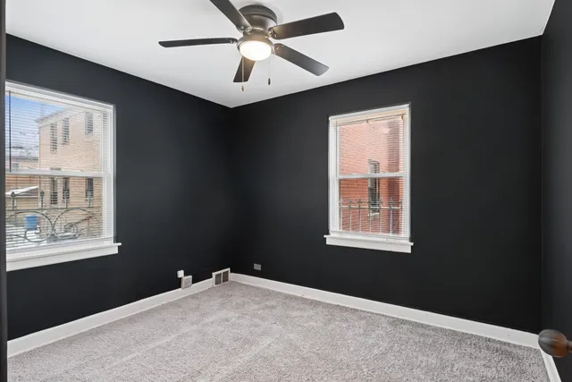 $1,300 | 8949 South Blackstone Avenue, Unit 2, Chicago, IL 60619