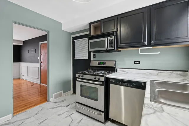 $1,300 | 8949 South Blackstone Avenue, Unit 2, Chicago, IL 60619