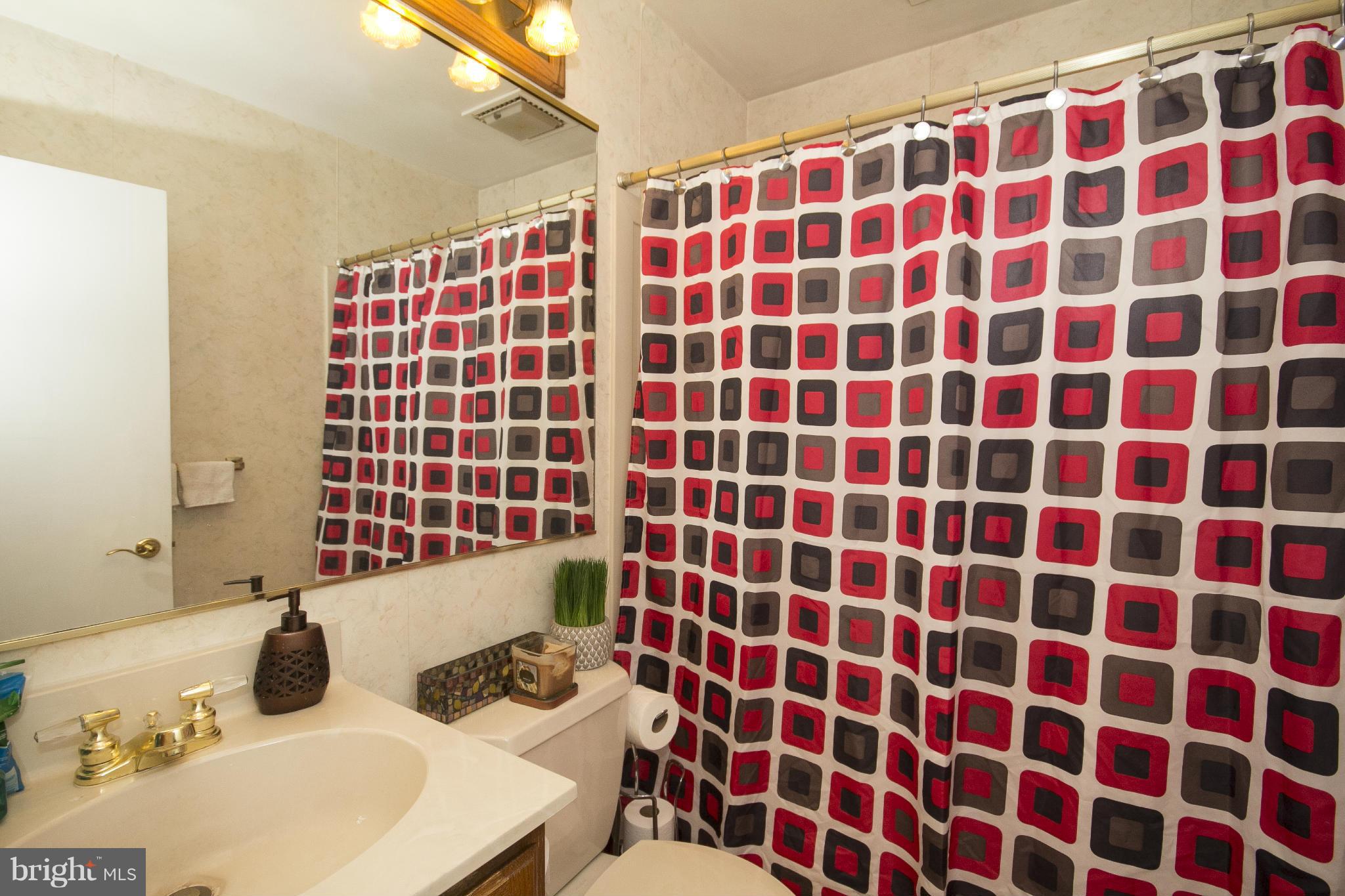 6210 Scranton Road Baltimore, MD 21237 - Photo 16 of 24 Bath