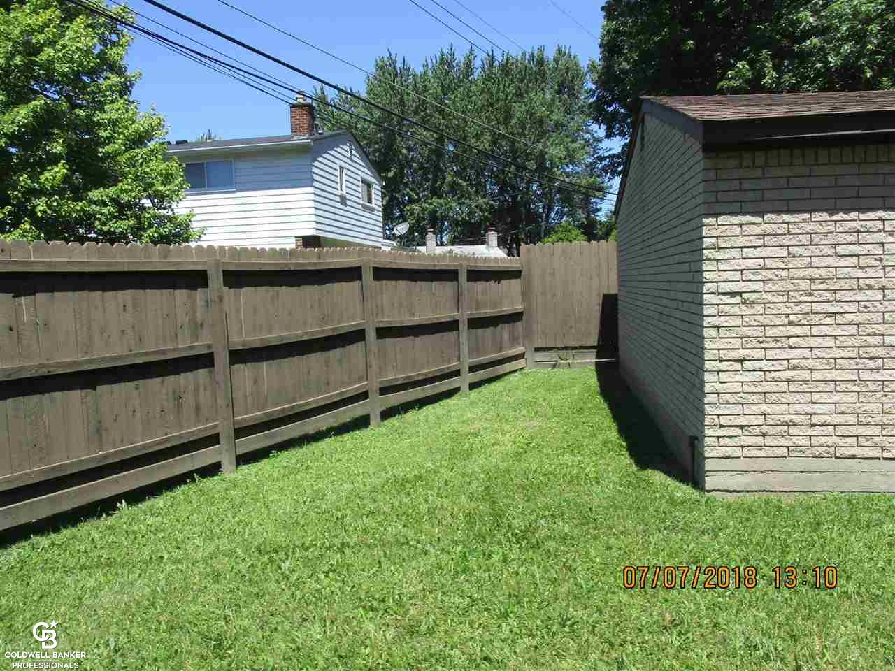 33555 Ryan Sterling Heights, MI 48310 - Photo 14 of 19 31353747-13.JPG