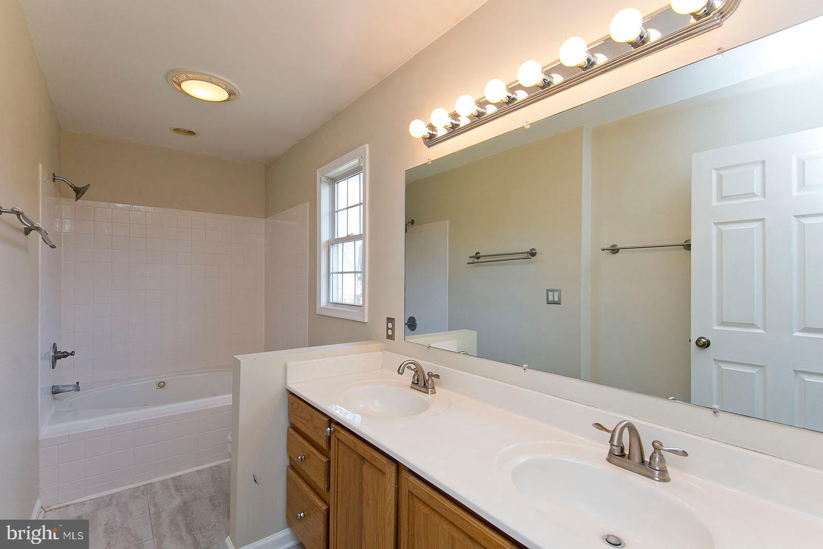 100 Rte 1288 Winchester, VA 22602 - Photo 35 of 40 Master bath