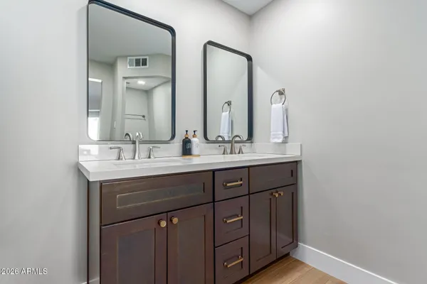 $2,695 | 19407 North 8th Avenue, Phoenix, AZ 85027