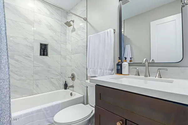 $2,695 | 19407 North 8th Avenue, Phoenix, AZ 85027