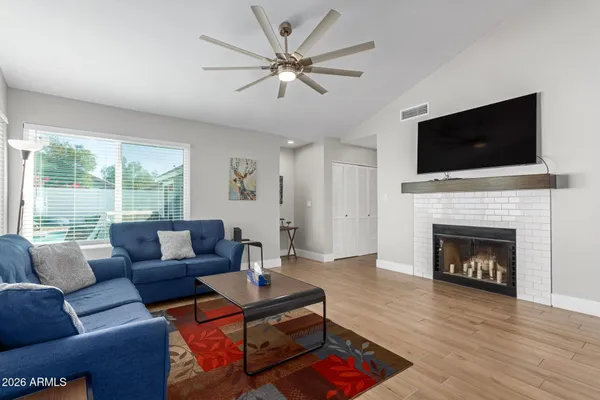 $2,795 | 19407 North 8th Avenue, Phoenix, AZ 85027