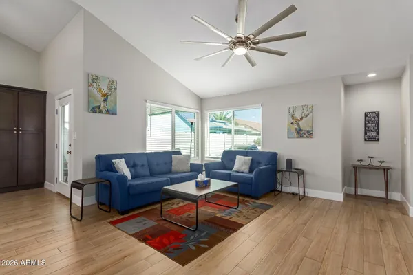 $2,695 | 19407 North 8th Avenue, Phoenix, AZ 85027