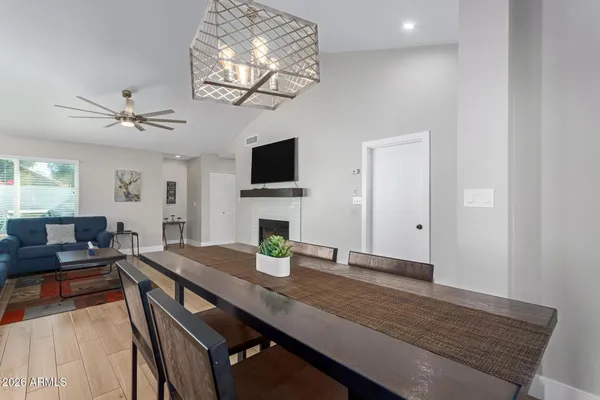 $2,695 | 19407 North 8th Avenue, Phoenix, AZ 85027