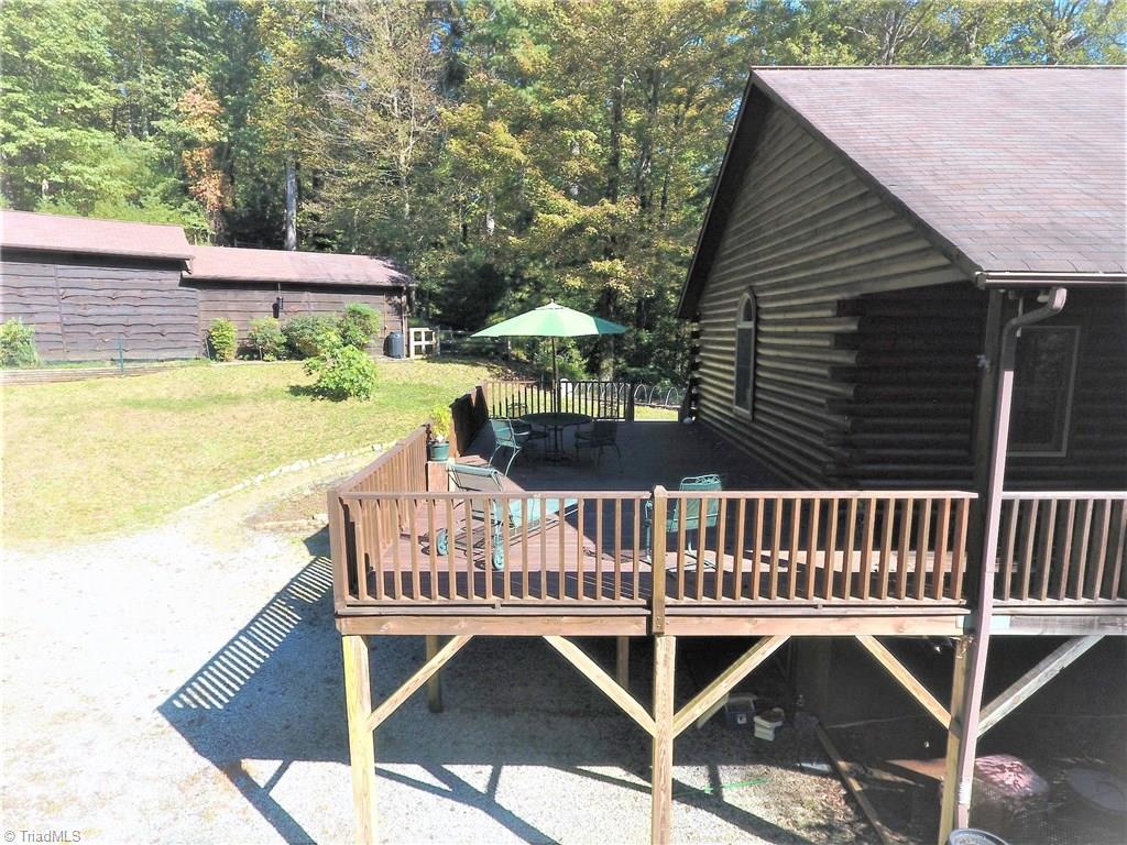 157 Hawkbill Road Ferguson, NC 28624 - Photo 3 of 22