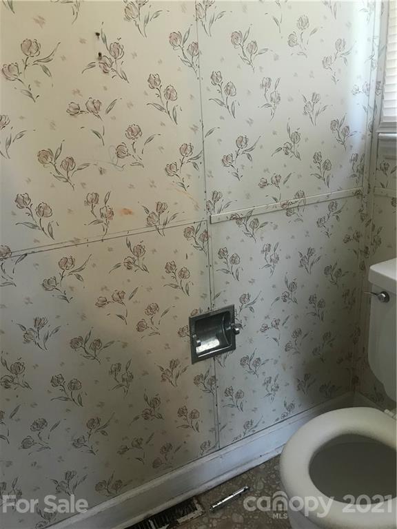 612 Jennings Road Rock Hill, SC 29730 - Photo 27 of 27 a bathroom with a toilet and a sink