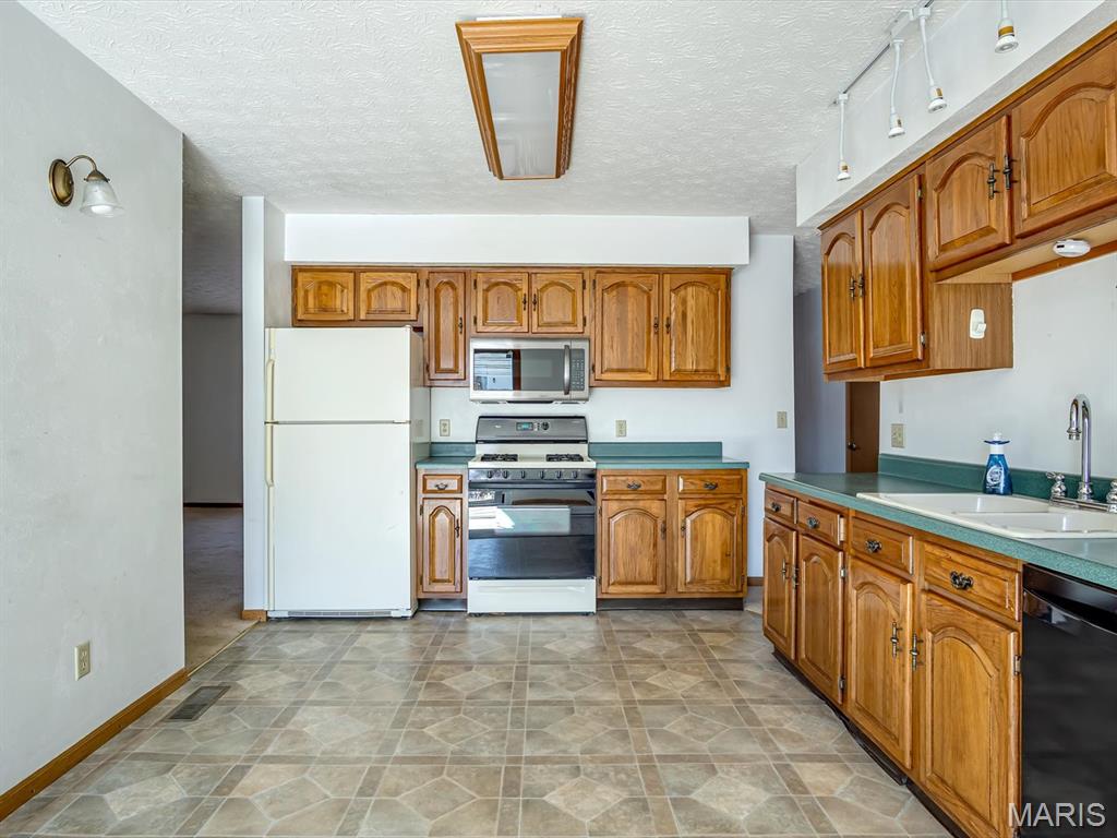 321 Amy Drive O'Fallon, IL 62269 - Photo 14 of 18