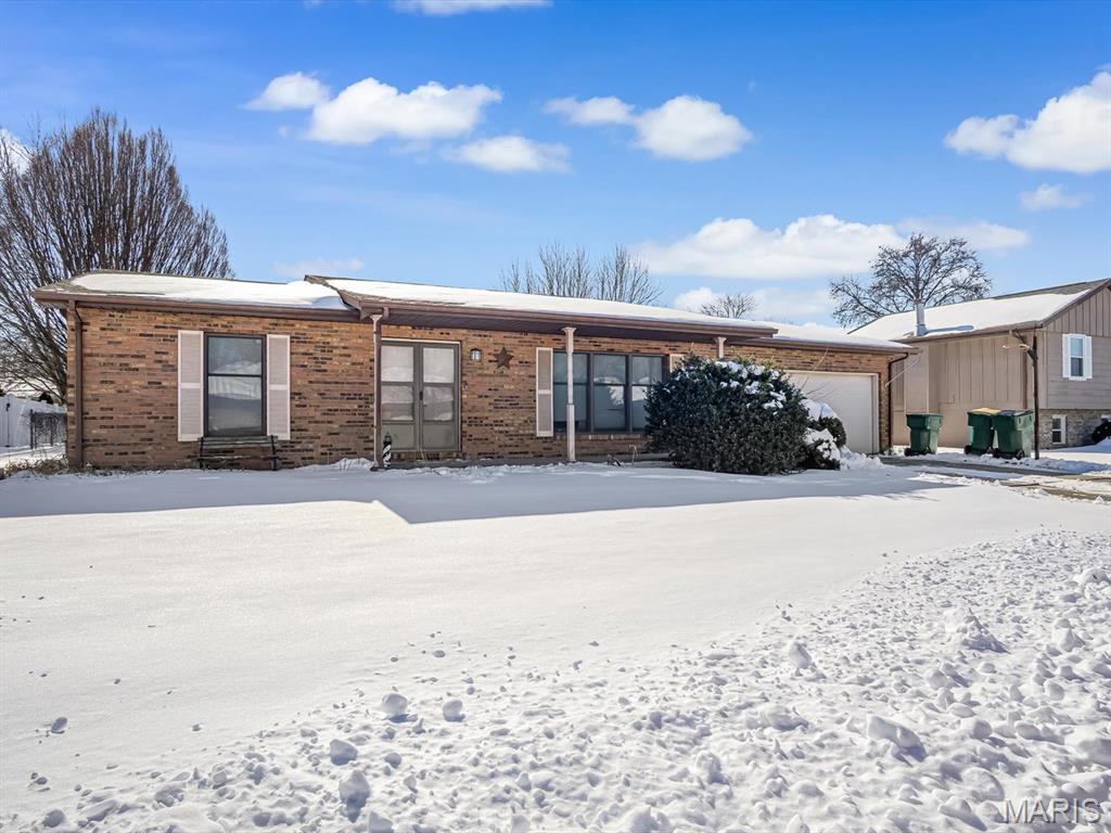 321 Amy Drive O'Fallon, IL 62269 - Photo 2 of 18