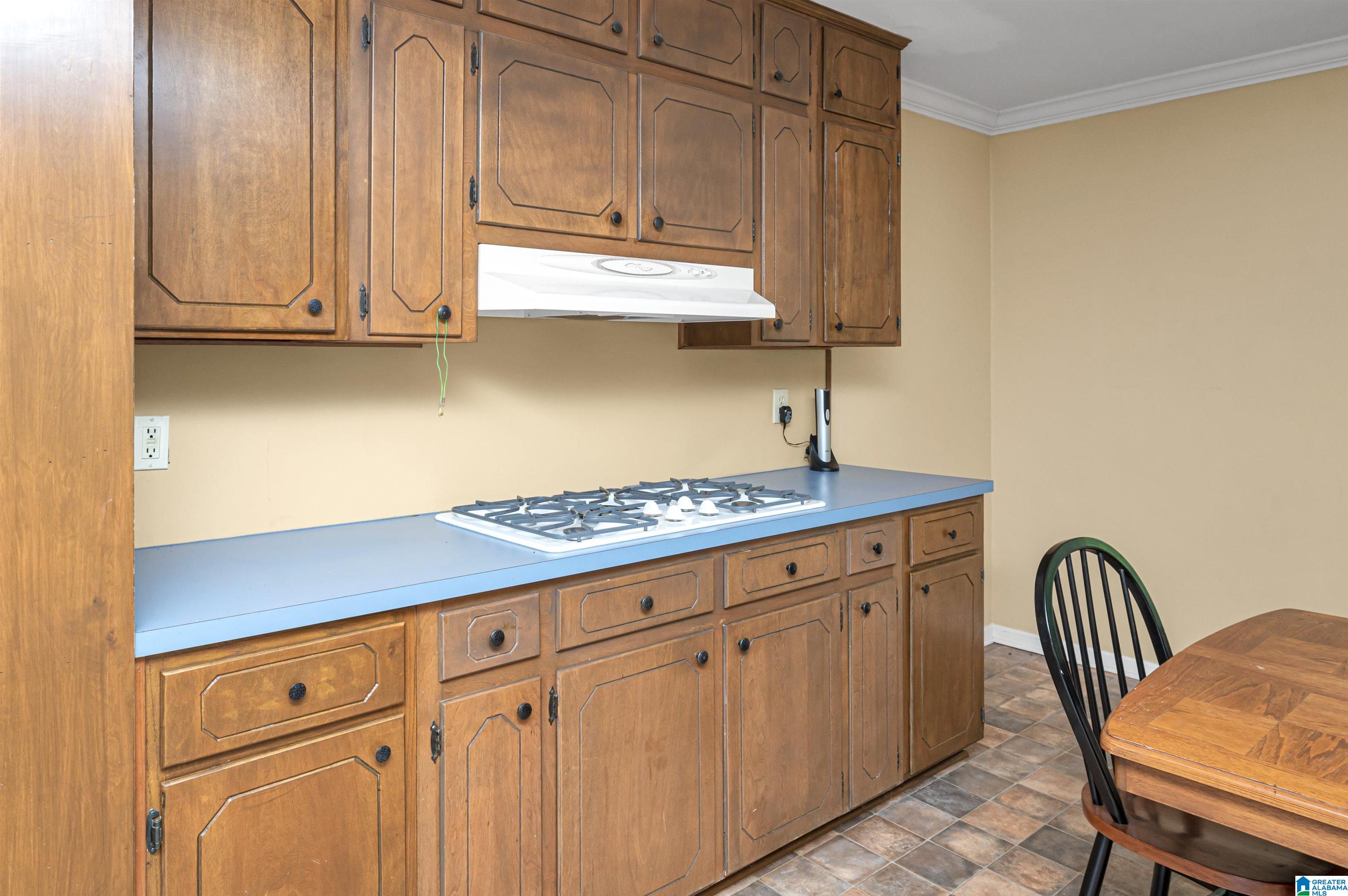 2469 Shades Crest Road Birmingham, AL 35216 - Photo 12 of 70