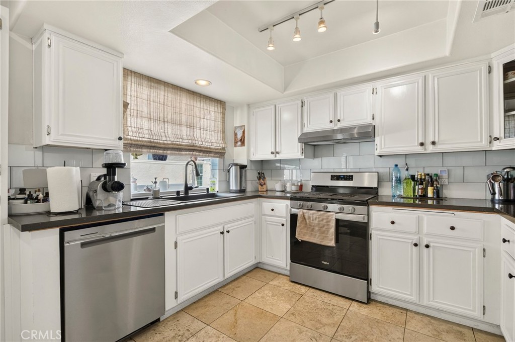 5340 Las Virgenes Road, Unit 11 Calabasas, CA 91302 - Photo 12 of 33 Gallery Image 12